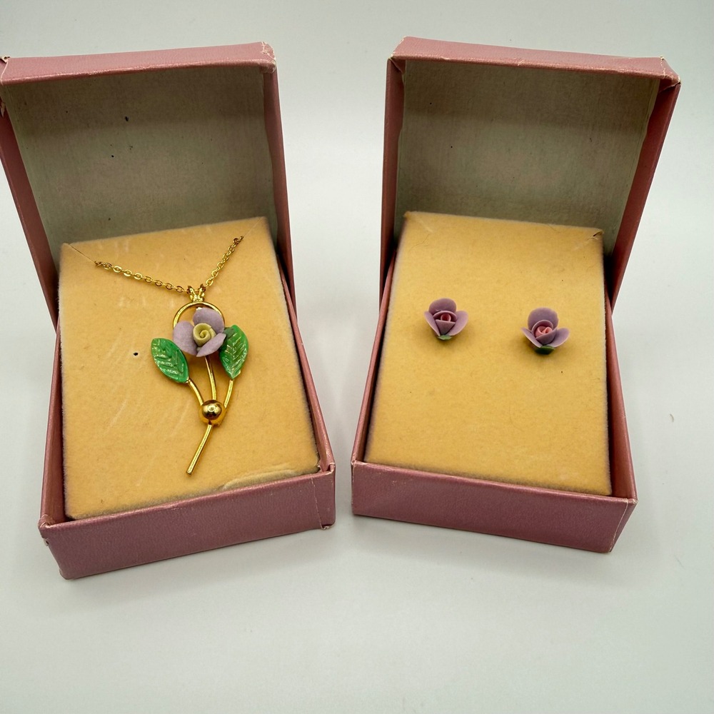 Vintage Porcelain Rose‎ Necklace and Stud Earrings Set Gold Tone Spring Easter
